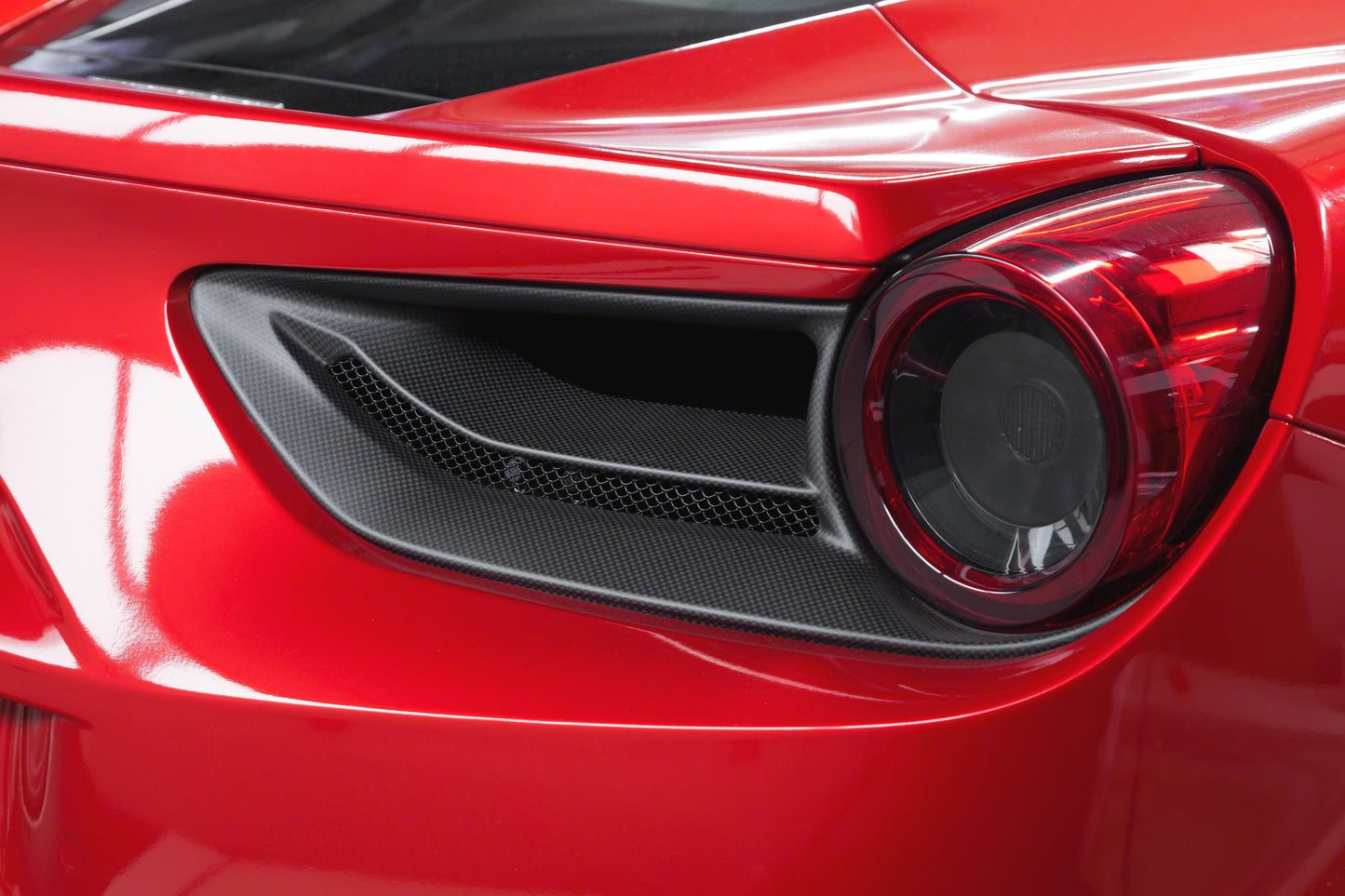 Capristo Ferrari 488 - Carbon Fiber Tail Light Covers