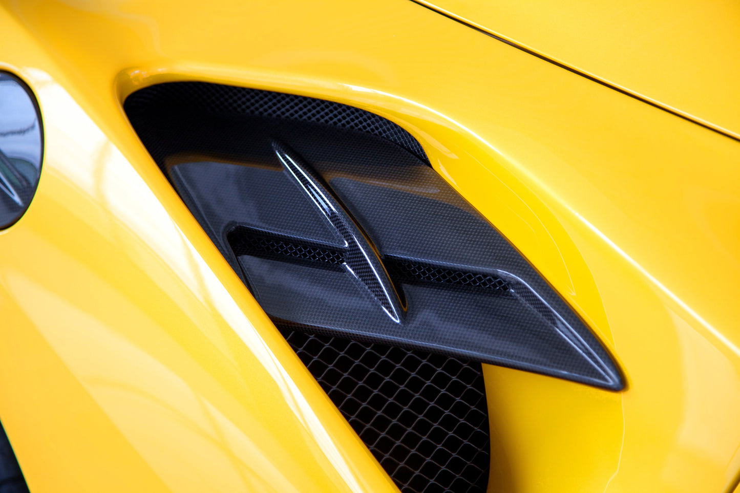 Capristo Ferrari 488 - Carbon Fiber Side Air Intake Panels