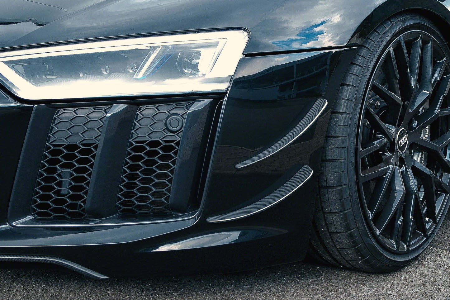 Capristo Audi R8 (Gen2) - Carbon Fiber Front Spoiler + Front Fins (Set)