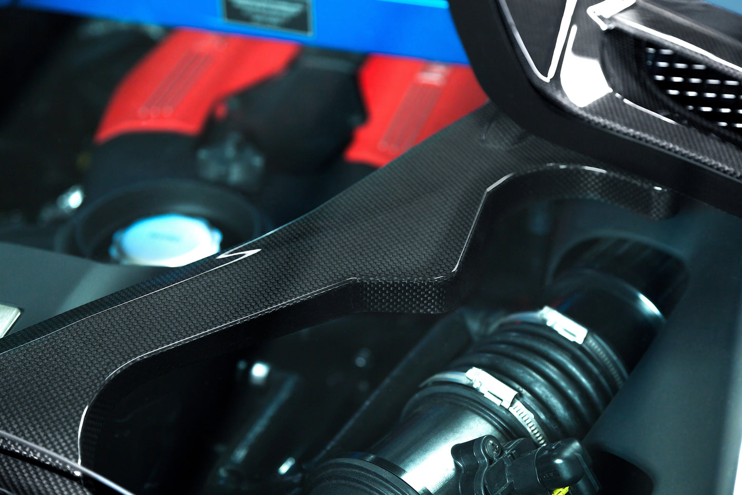 Capristo Ferrari 488 GTS/Pista - Carbon Fiber + Glass Bonnet