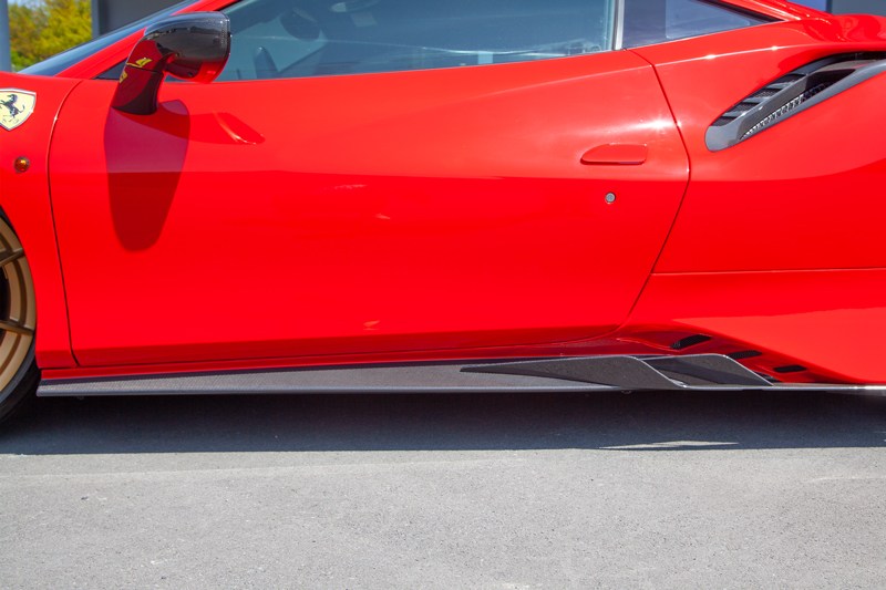 Capristo Ferrari 488/F8 - Carbon Fiber Side Skirts (With Wings)