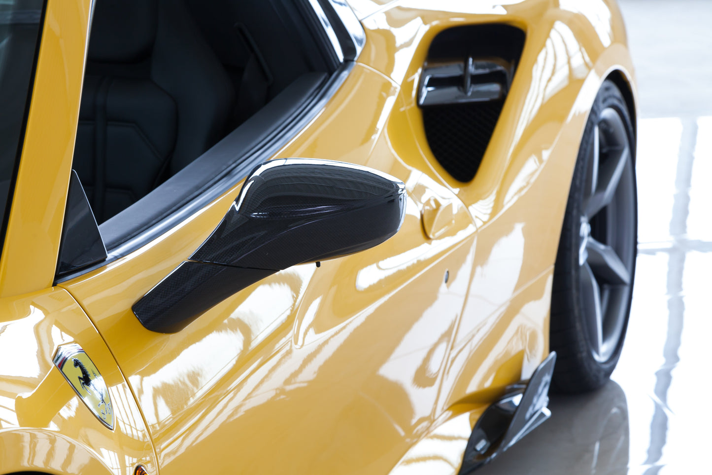 Capristo Ferrari 488/F8 - Carbon Fiber Mirrors
