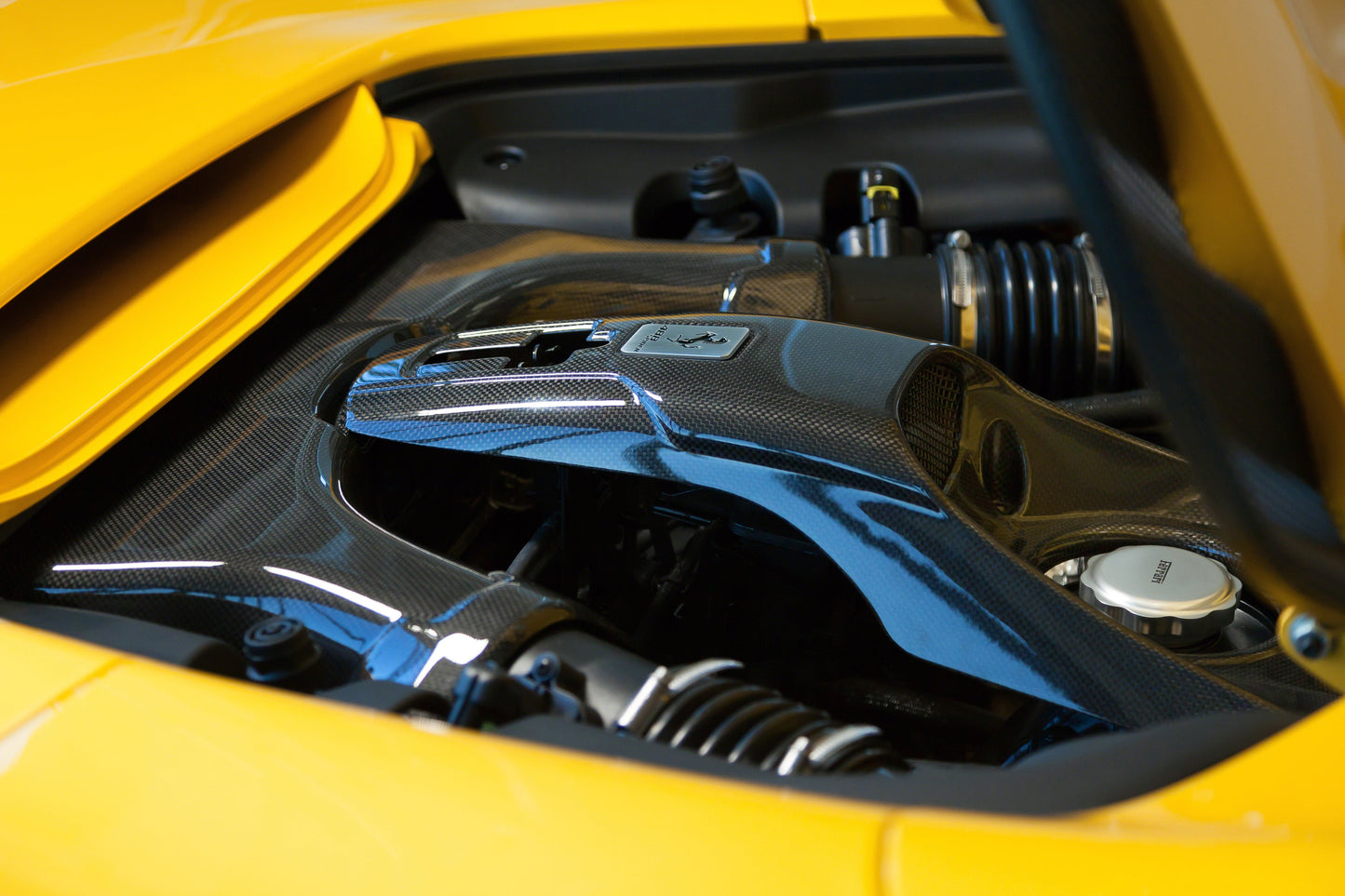 Capristo Ferrari 488/F8 - Carbon Fiber Lock Cover