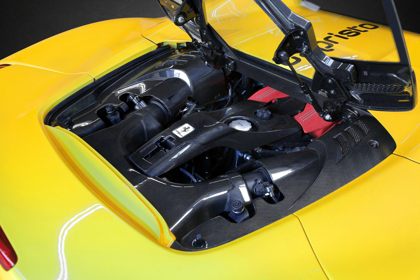 Capristo Ferrari 488 GTS/Pista - Carbon Fiber + Glass Bonnet