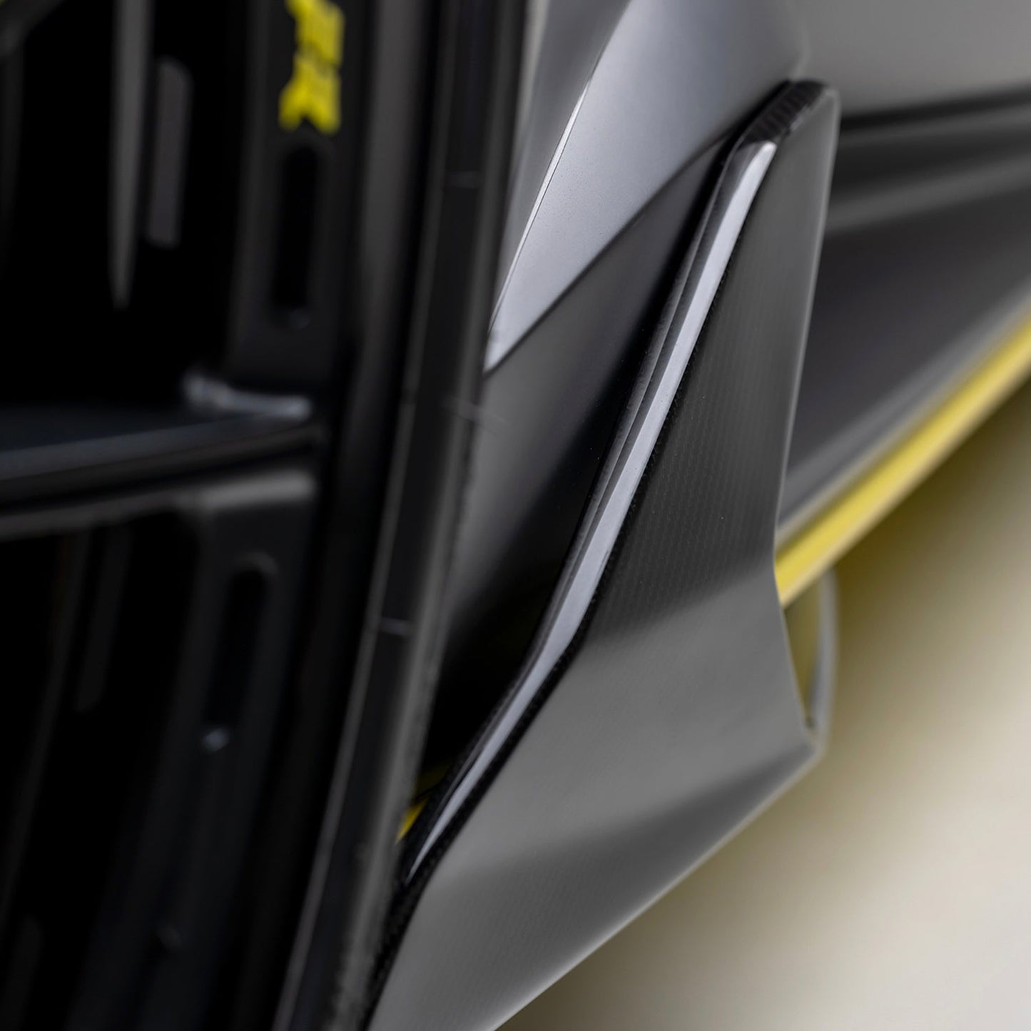 Vorsteiner Huracan STO Side Rocker Carbon Fiber