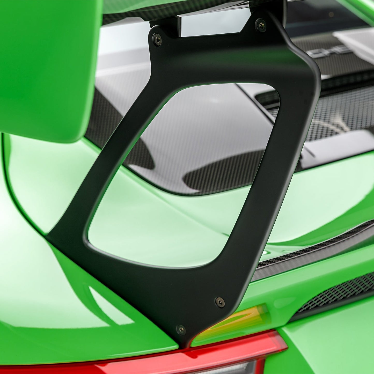 Vorsteiner Porsche 991.2 GT2RS Extended Wing Risers