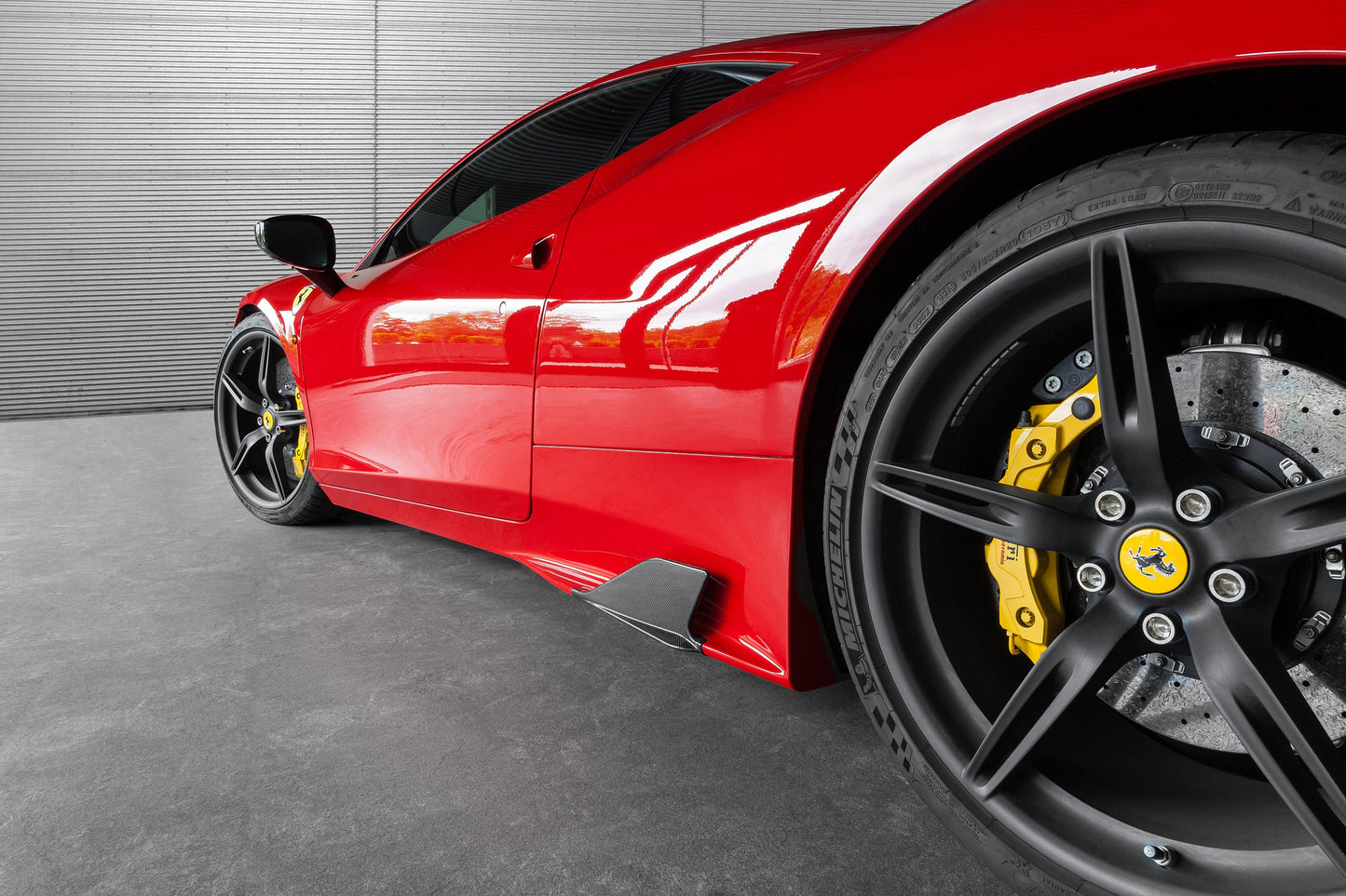 Capristo Ferrari 458 Speciale - Carbon Fiber Side Fins
