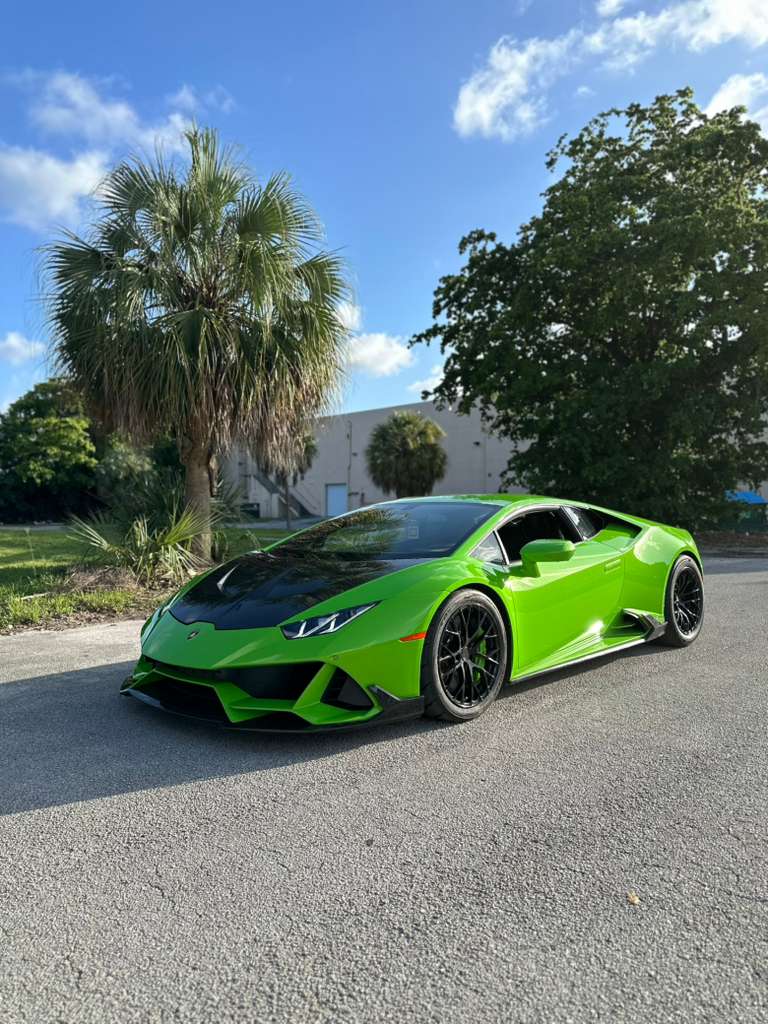 Lamborghini Huracan exterior build